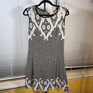 LOFT $99 Size 6 Sleeveless Black White Honey Comb Rayon Blend‎ Sweater Dress